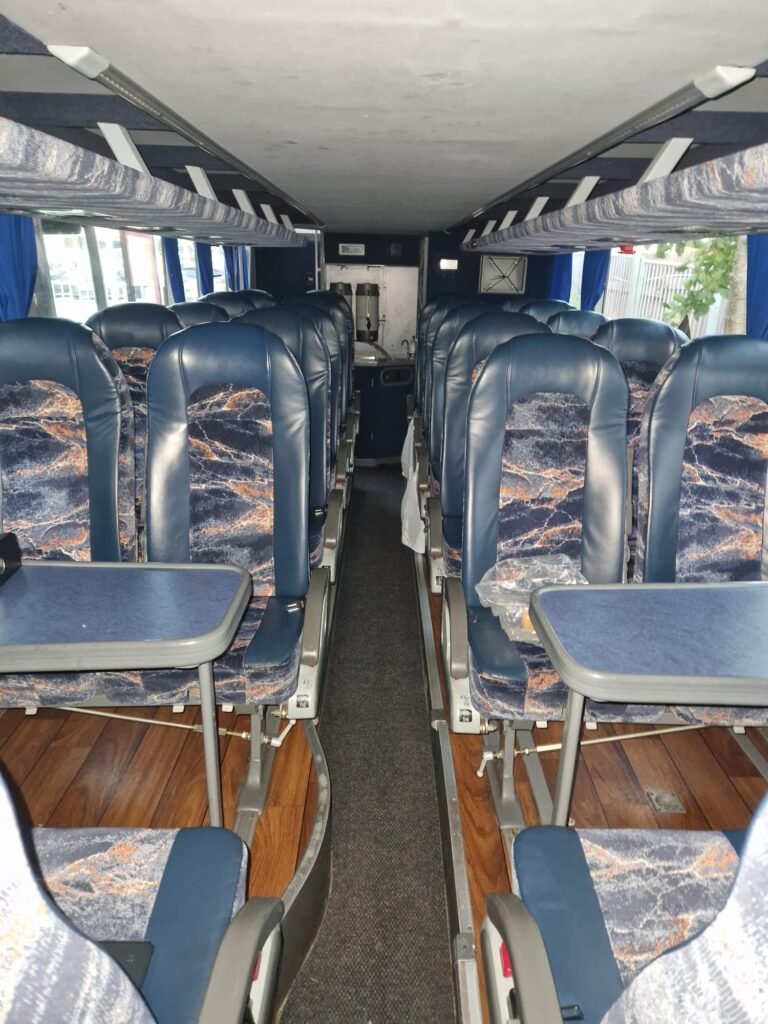 dubbeldekker interieur van een van hool dubbeldekker van panorama reizen